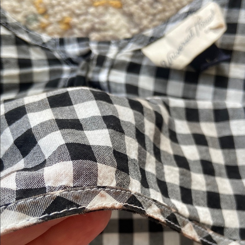 Universal Thread Button Scoop Back Cropped Peasant Top - Picture 6 of 6